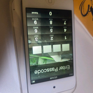 애플 아이팟터치4세대 32기가 a1367 화이트 팝니다 이미지