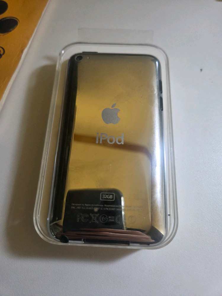 애플 아이팟터치4세대 32기가 a1367 화이트 팝니다 이미지