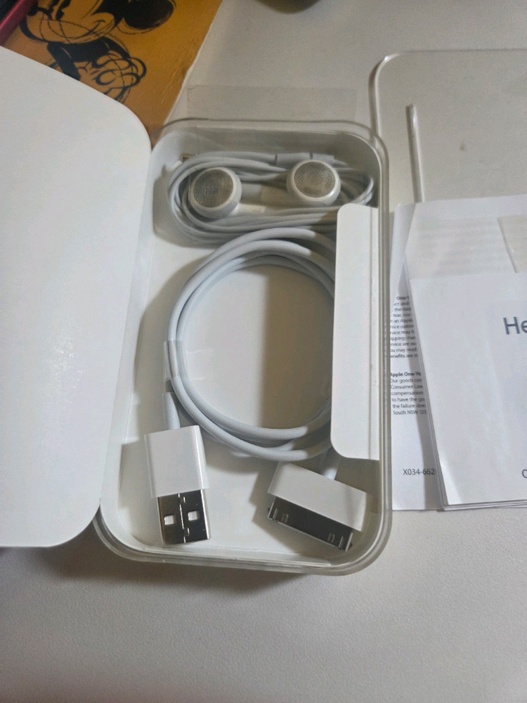 애플 아이팟터치4세대 32기가 a1367 화이트 팝니다 이미지