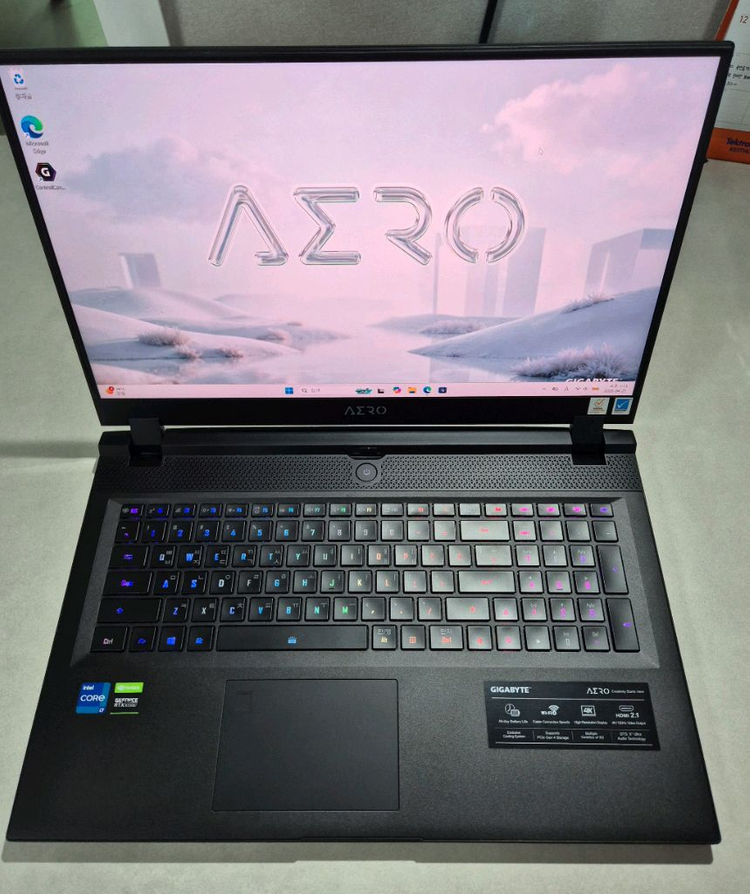 기가바이트 AERO 게이밍 노트북(i7 11800H / RTX 3070) !내용확인! 이미지