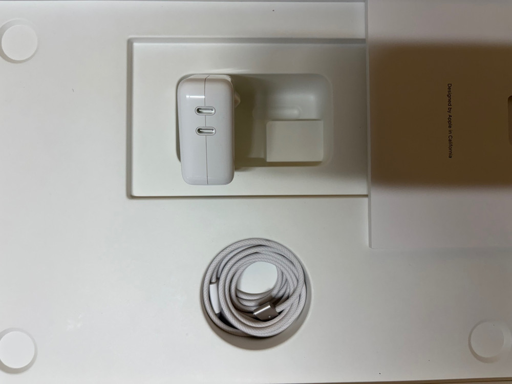 맥북에어 M4 15인치 16GB 512GB 스타라이트 이미지