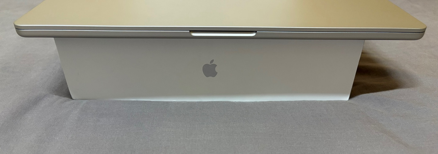 맥북에어 M4 15인치 16GB 512GB 스타라이트 이미지