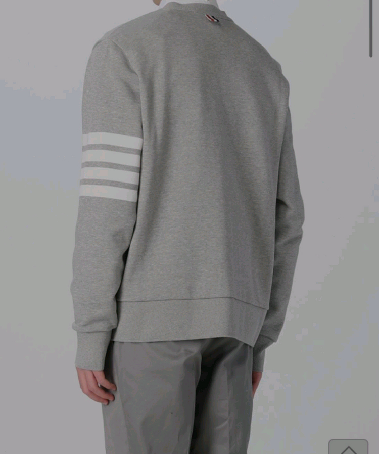 톰브라운 브이넥 가디건 삼선니트맨투맨패딩자켓구찌루이비통프라다디올셀린느에르메스로로피아나반팔 이미지