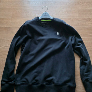 무스너클 맨투맨 이미지