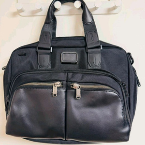 투미 서류 가방 이미지