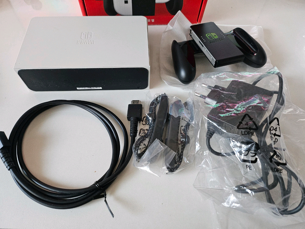 닌텐도 스위치 oled 화이트 풀박스 풀구성 판매합니다 이미지