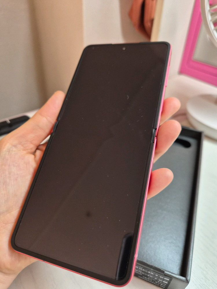 갤럭시 Z 플립7 코랄레드 512GB 이미지