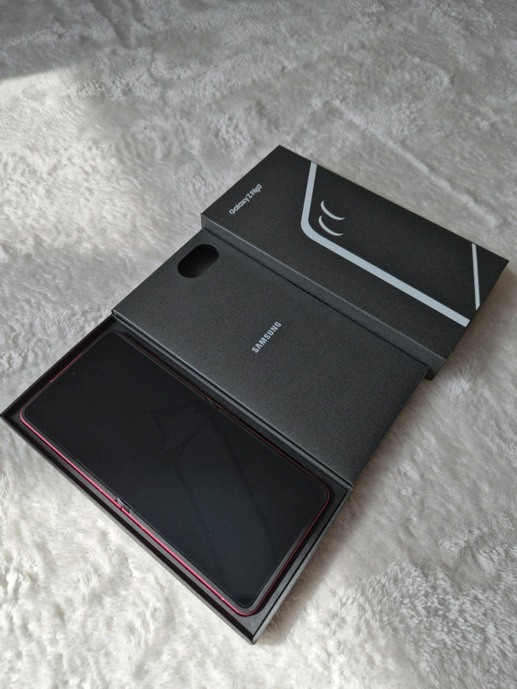 갤럭시 Z 플립7 코랄레드 512GB 이미지