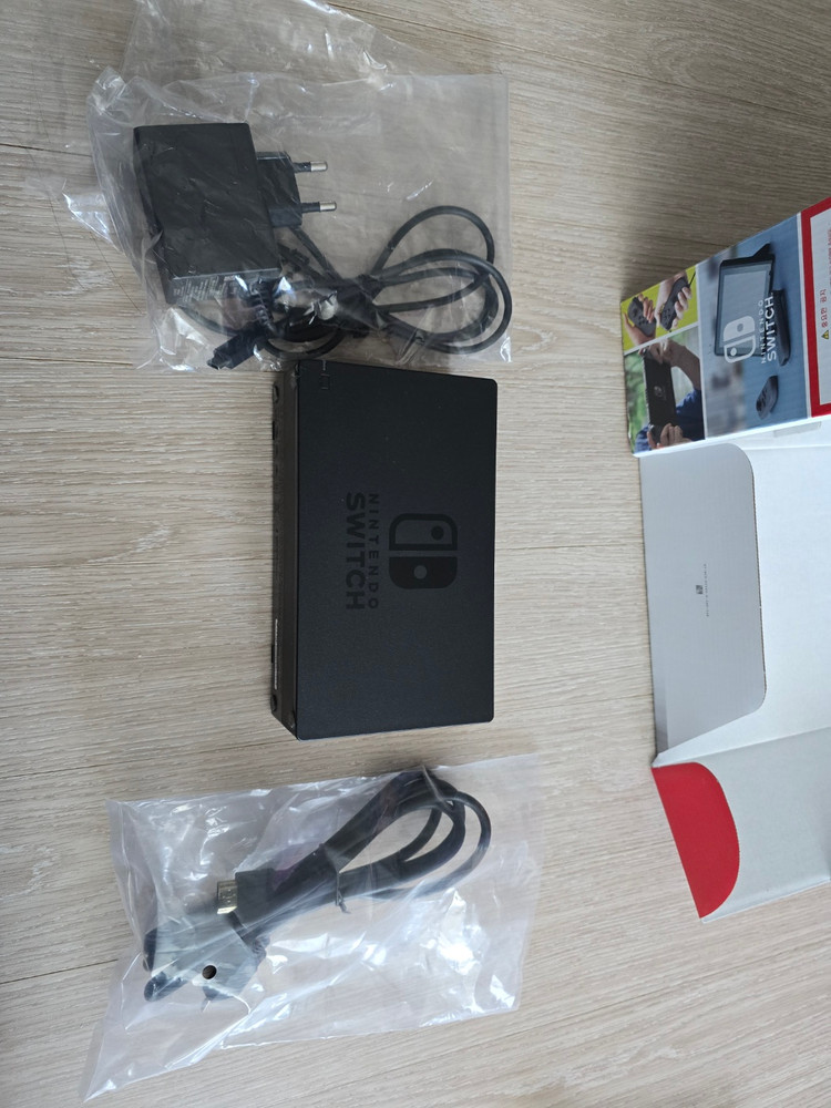 닌텐도 스위치1 본체 + 조이콘 세트, 구성품 풀박, 깨끗해요, 작동 이상 무 이미지