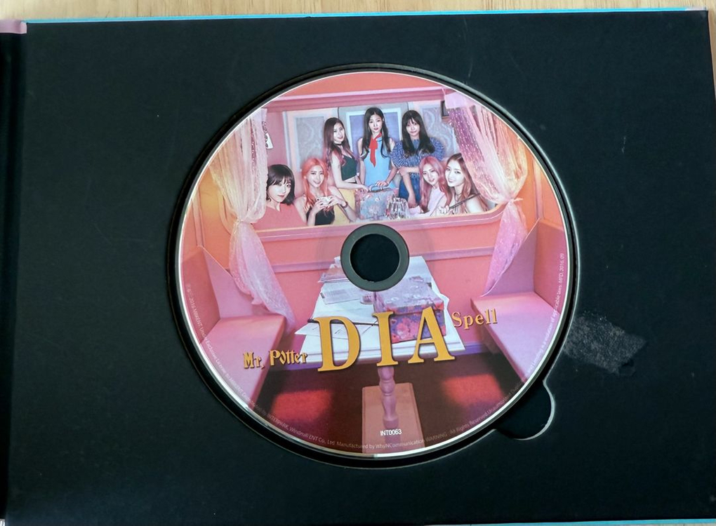 다이아 DIA Spell 친필 사인 앨범 이미지