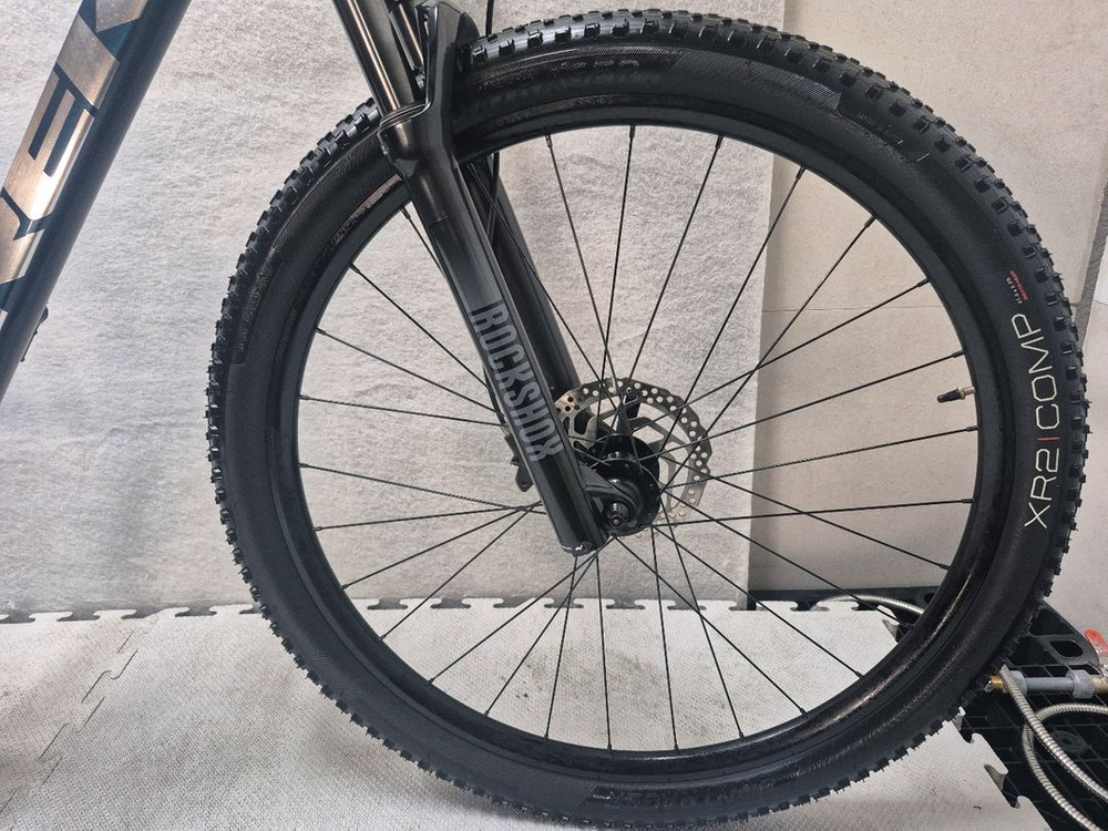 2021년형 트렉 엑스칼리버 7 MTB 자전거 이미지