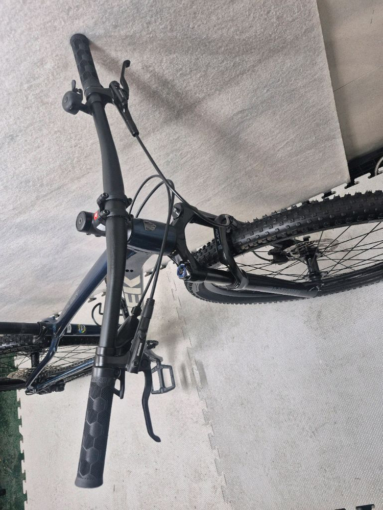 2021년형 트렉 엑스칼리버 7 MTB 자전거 이미지