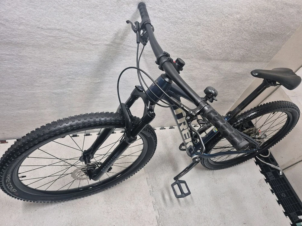 2021년형 트렉 엑스칼리버 7 MTB 자전거 이미지