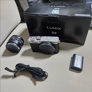 (300컷,거의 새 상품) 파나소닉 루믹스 S9 실버 블랙 18-40mm 렌즈킷