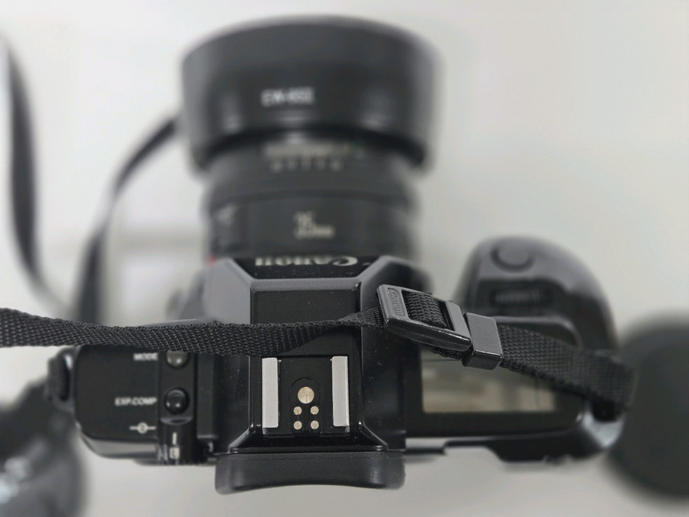 EOS 650 바디와 35mm f2 단렌즈 세트 이미지