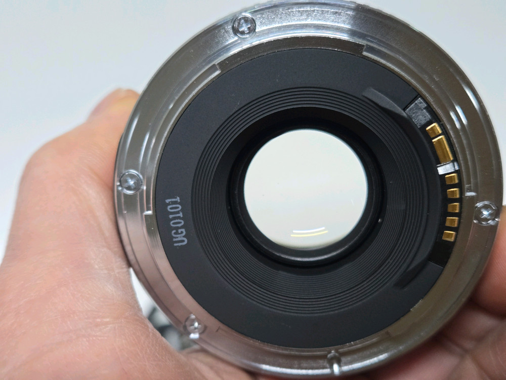 EOS 650 바디와 35mm f2 단렌즈 세트 이미지