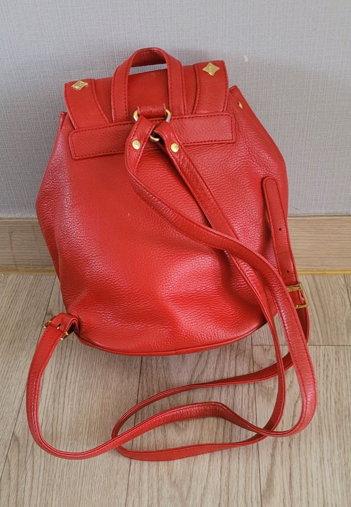 MCM 정품 스타크 미니 백팩 레드 스터드 데일리 가방 이미지
