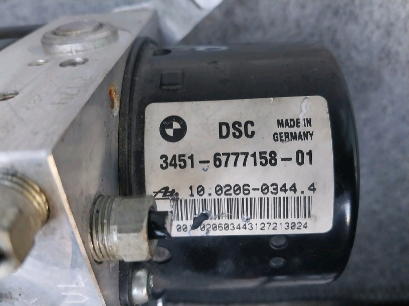 BMW E87 E90 E91 시리즈 3시리즈 중고 ABS DSC 모듈 / 3451-6777158-01 이미지
