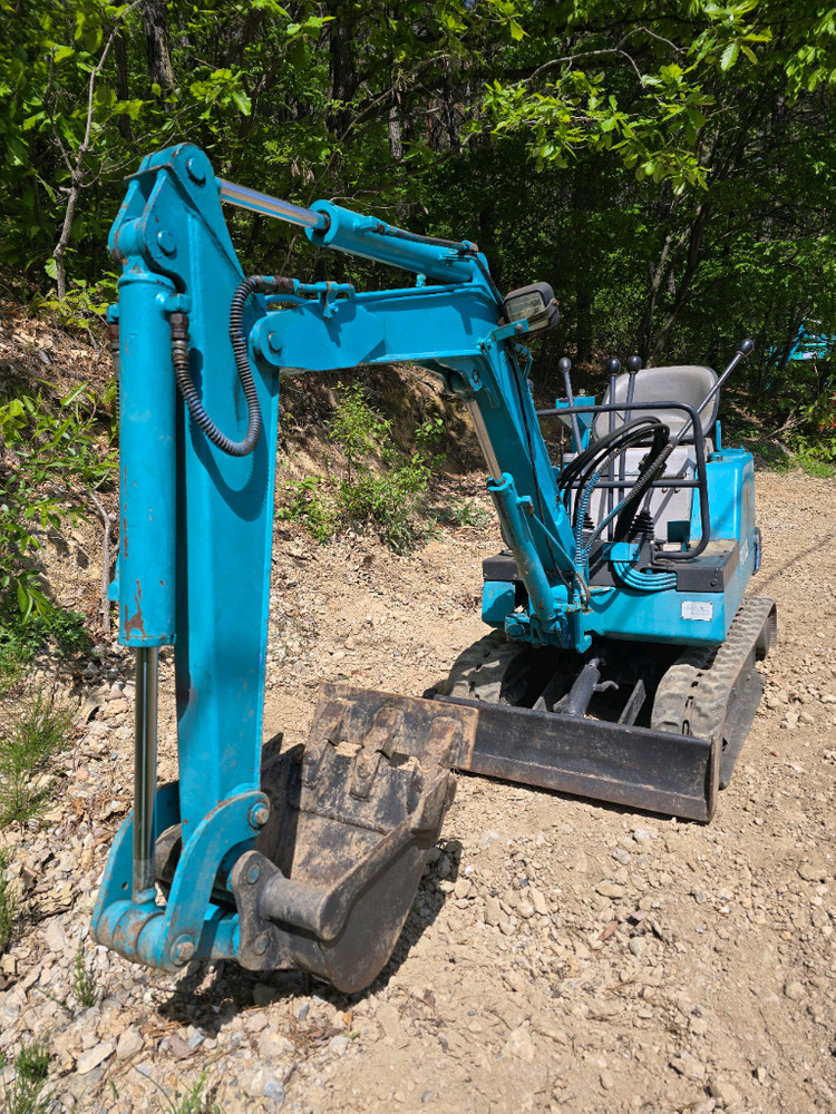KOMATSU PC03 미니 굴삭기 이미지