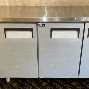 업소용 유니크 3도어 1800 테이블 냉장냉동고 이미지