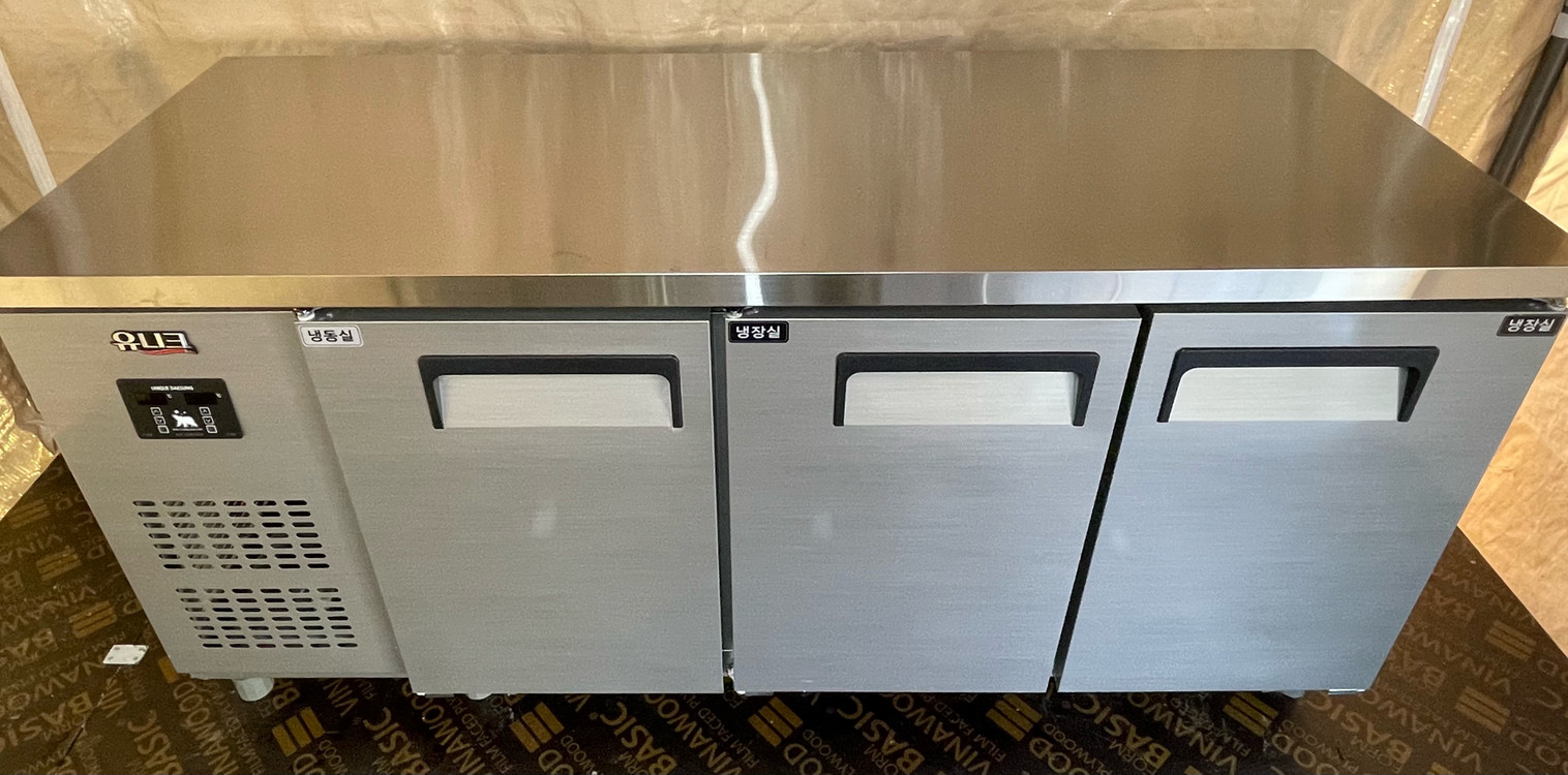 업소용 유니크 3도어 1800 테이블 냉장냉동고 이미지