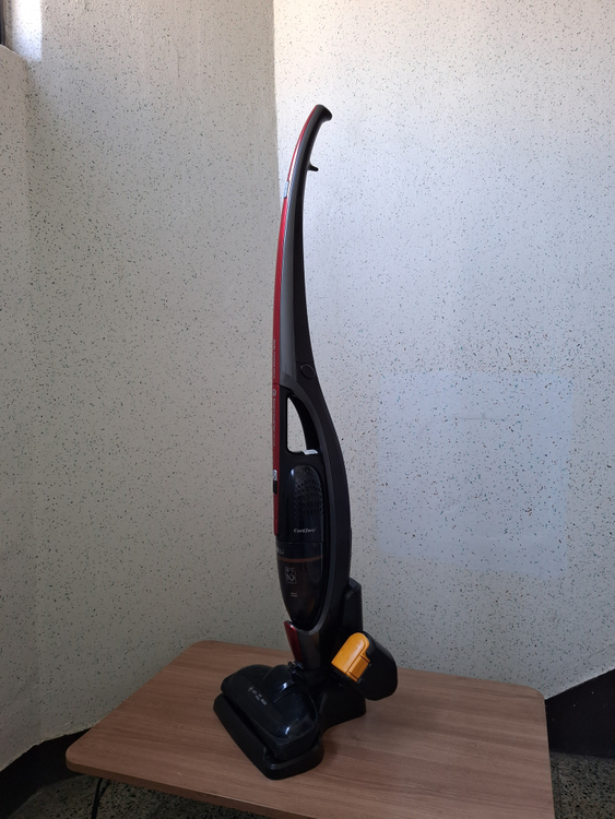 LG 코드제로 핸디,스틱 2in1 무선청소기(레드) 판매합니다~~ 이미지