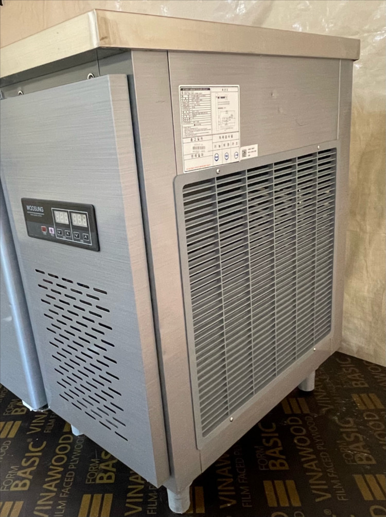 업소용 우성 테이블 1800 냉장냉동고(3도어) 이미지