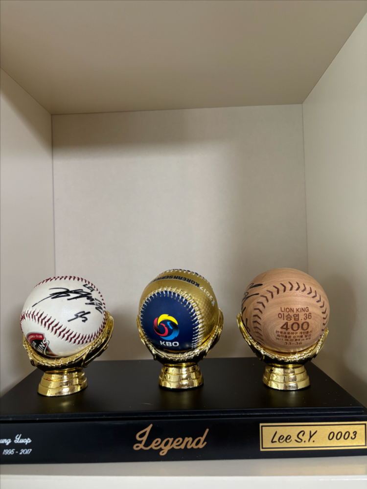 이승엽 400홈런 기념 친필 사인 목각볼, 2017 한국시리즈 볼, LG 42번 사인볼 이미지