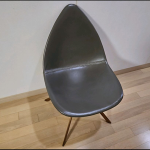 가죽 의자 이미지