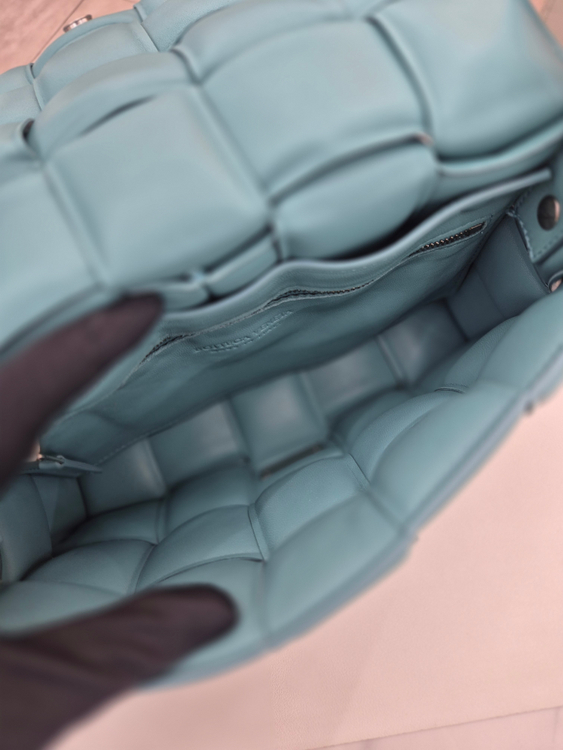 [중고명품 럭스올 울산점] 보테가 베테타 패딩백 591970 이미지