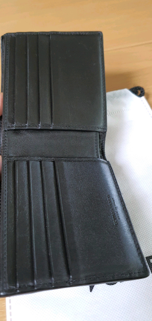 보테가베네타 반지갑 블랙 정품A급(감정O)구찌프라다루이비통디올고야드샤넬셀린느보테가생로랑발렌시아가버버리가방 이미지