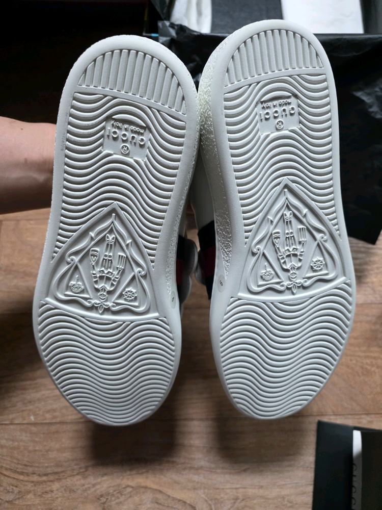 구찌 스니커즈 판매 이미지