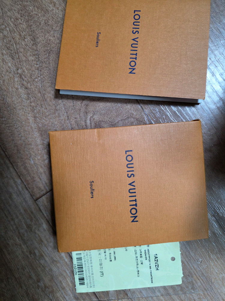 루이비통 스니커즈 판매 이미지