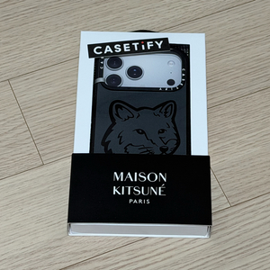 아이폰17프로맥스 케이스티파이 메종키츠네 이미지