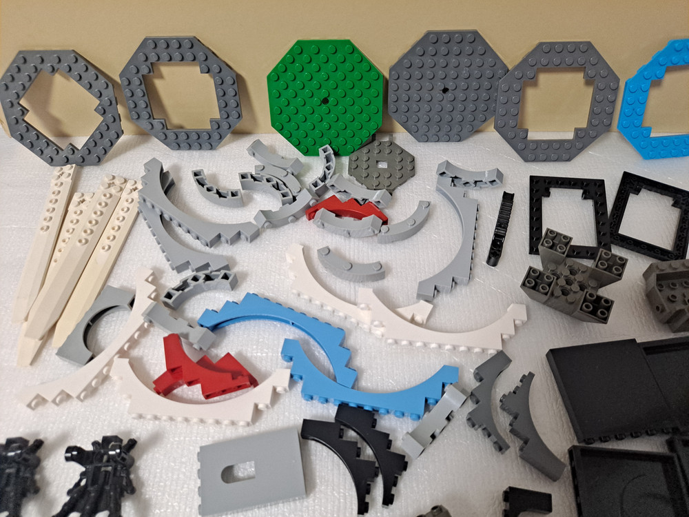 레고부품(성벽상단,드레곤 발톱,깃털)gs반값택배 이미지