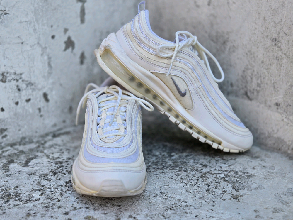 나이키 에어맥스 97 화이트 색상 260mm 이미지