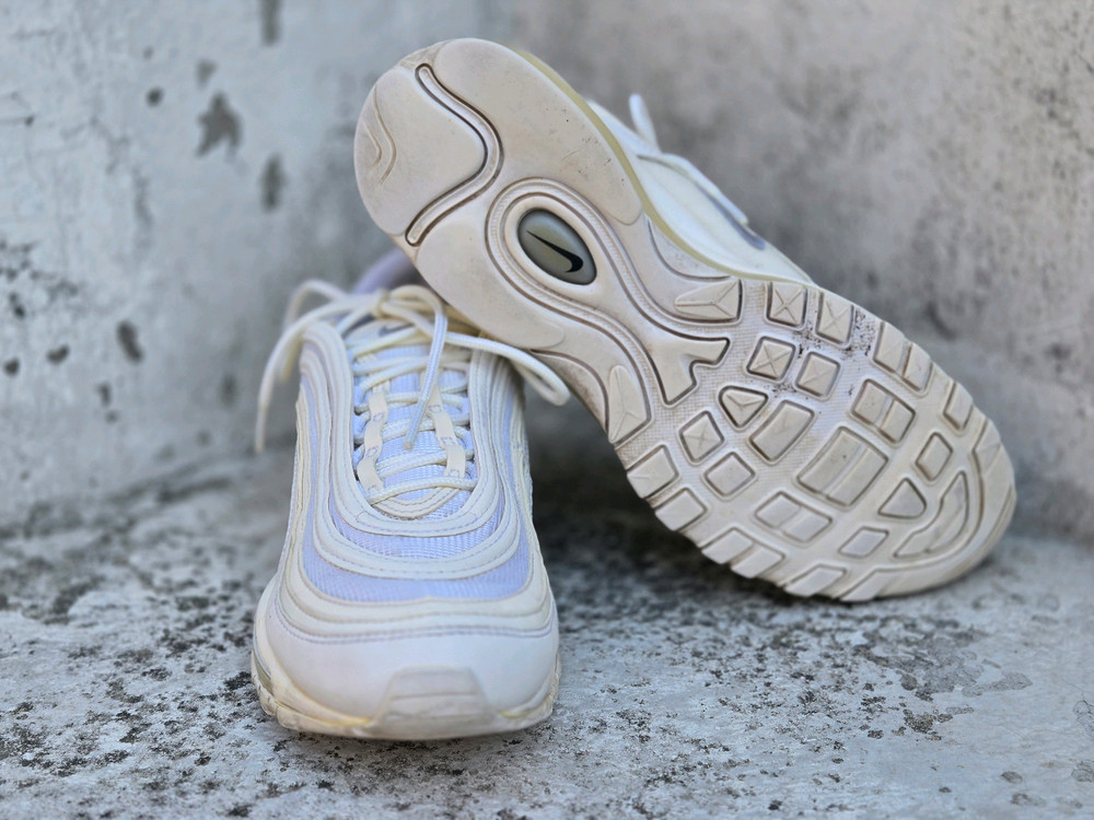 나이키 에어맥스 97 화이트 색상 260mm 이미지