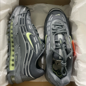 에어맥스 운동화 이미지