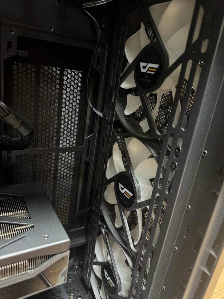 고사양 하이엔드 PC 9800X3D + 4070S + 32GB 아이온2/붉은사막 PC 팝니다. 이미지