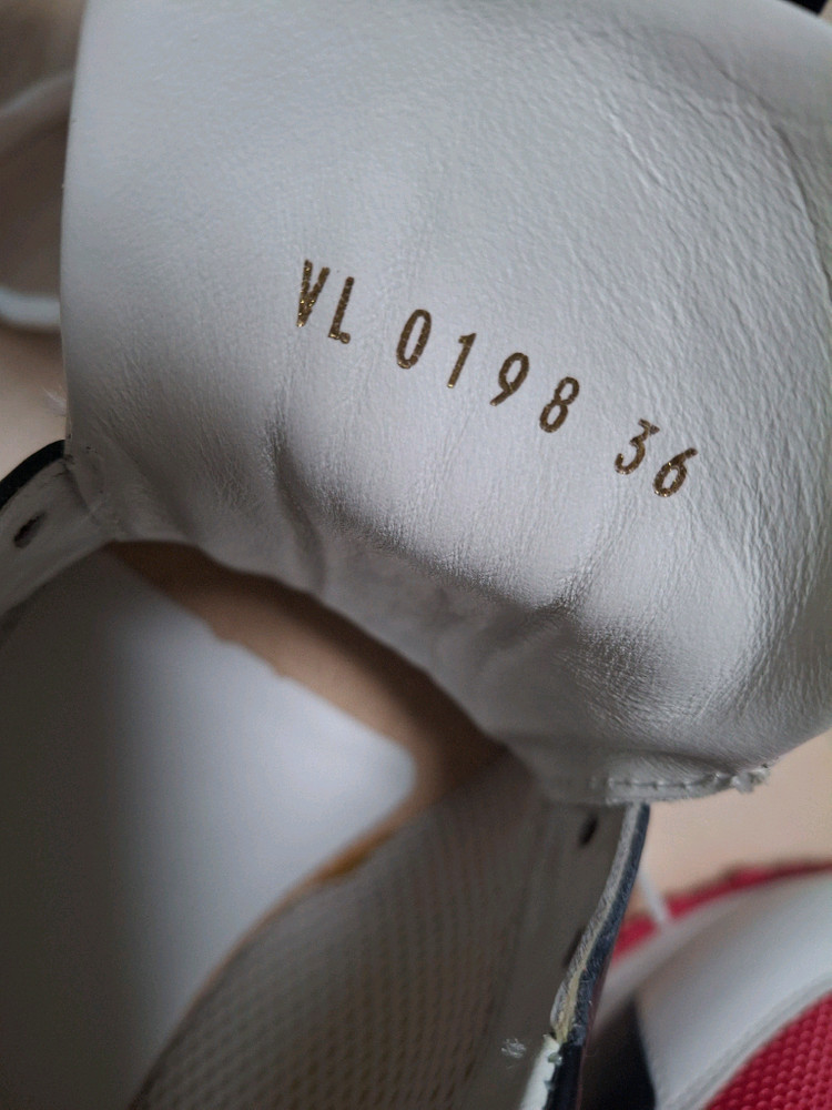 (정품) 새상품 루이비통 런어웨이 여성 스니커즈 이미지