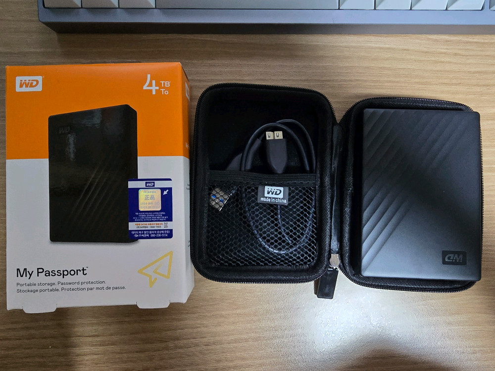 WD mypassprt 4TB 무전원 외장하드 새상품급 디스크인포 (사용시간0시간) 이미지