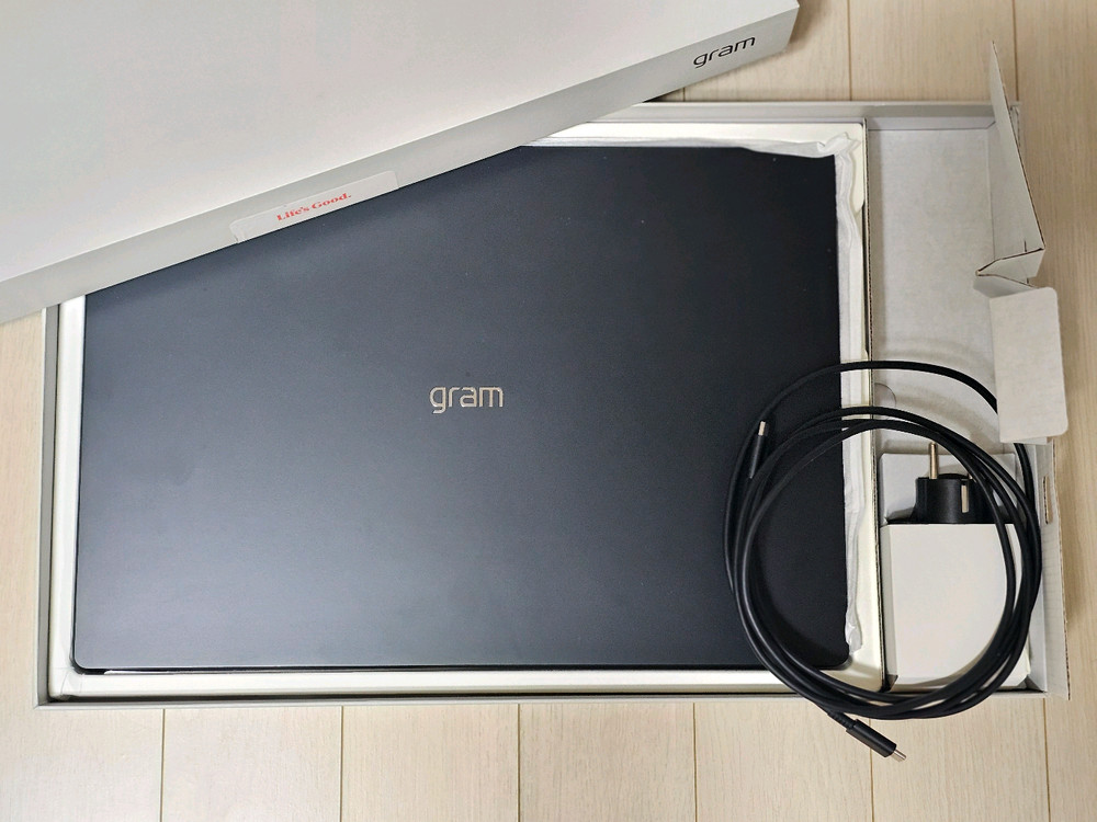 [피싱범은 접근금지]LG전자 2026 그램 Pro AI 17 17Z90TR-ED7HK 신품급 이미지