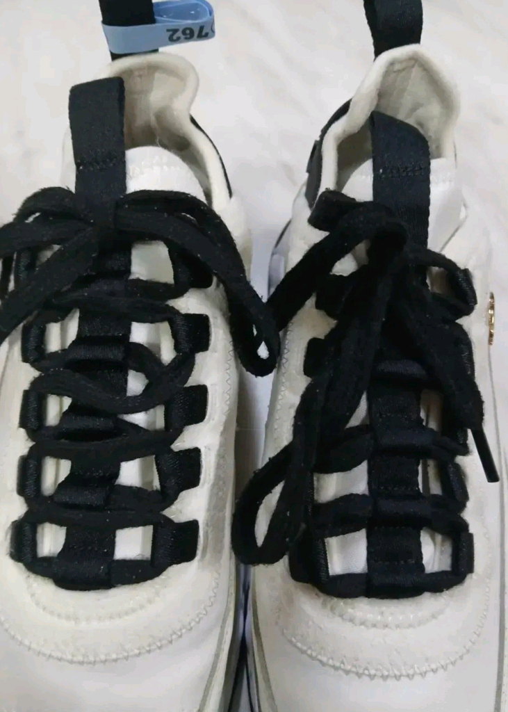 [파격가 여성용] 샤넬 믹스드파이어 금장 스니커즈 신발 36(230)사이즈 루이비통 구찌 펜디 프라다 에르메스 디올 이미지