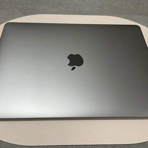 맥북에어 M1 스페이스그레이 이미지