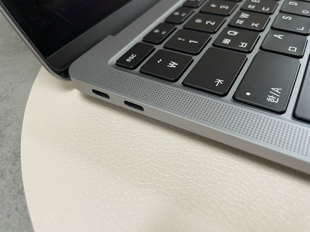 맥북에어 M1 스페이스그레이 이미지