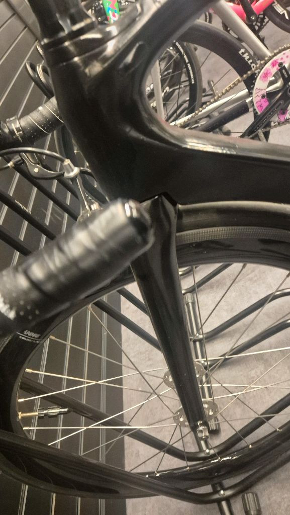 트위터 프라마 풀카본 반차 구성 낫배드 검정 도색 이미지