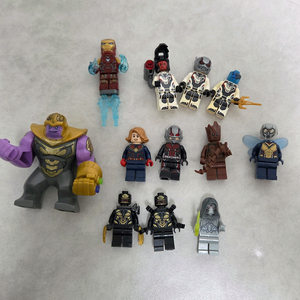 레고 마블 히어로 피규어12개 판매합니다. 이미지