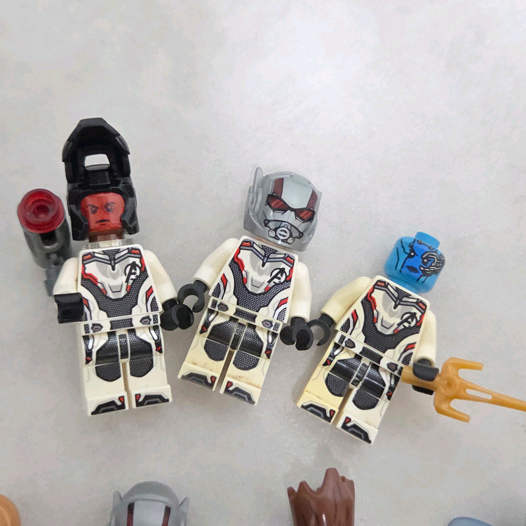 레고 마블 히어로 피규어12개 판매합니다. 이미지