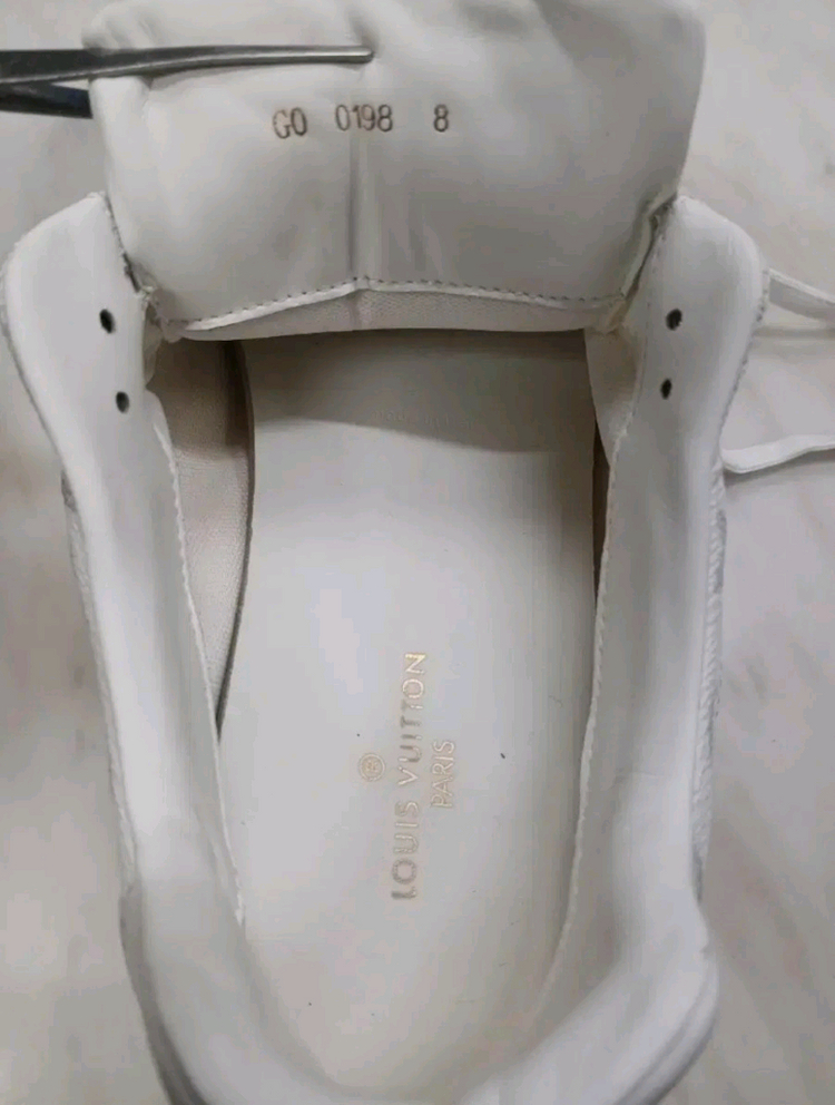 [파격가 사진잘 보세요 남성용] 루이비통 런어웨이 스니커즈 신발 8 사이즈 샤넬 구찌 펜디 프라다 에르메스 디올 이미지