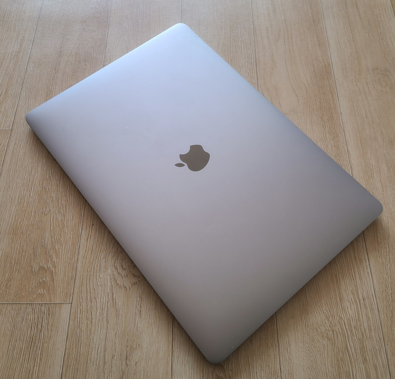 부산 맥북프로2018 15인치 i7/16G/512G/라데온560X 팝니다. 이미지